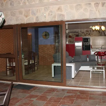 House - 3 Bedrooms With Wifi And Sea Views - 08793 *